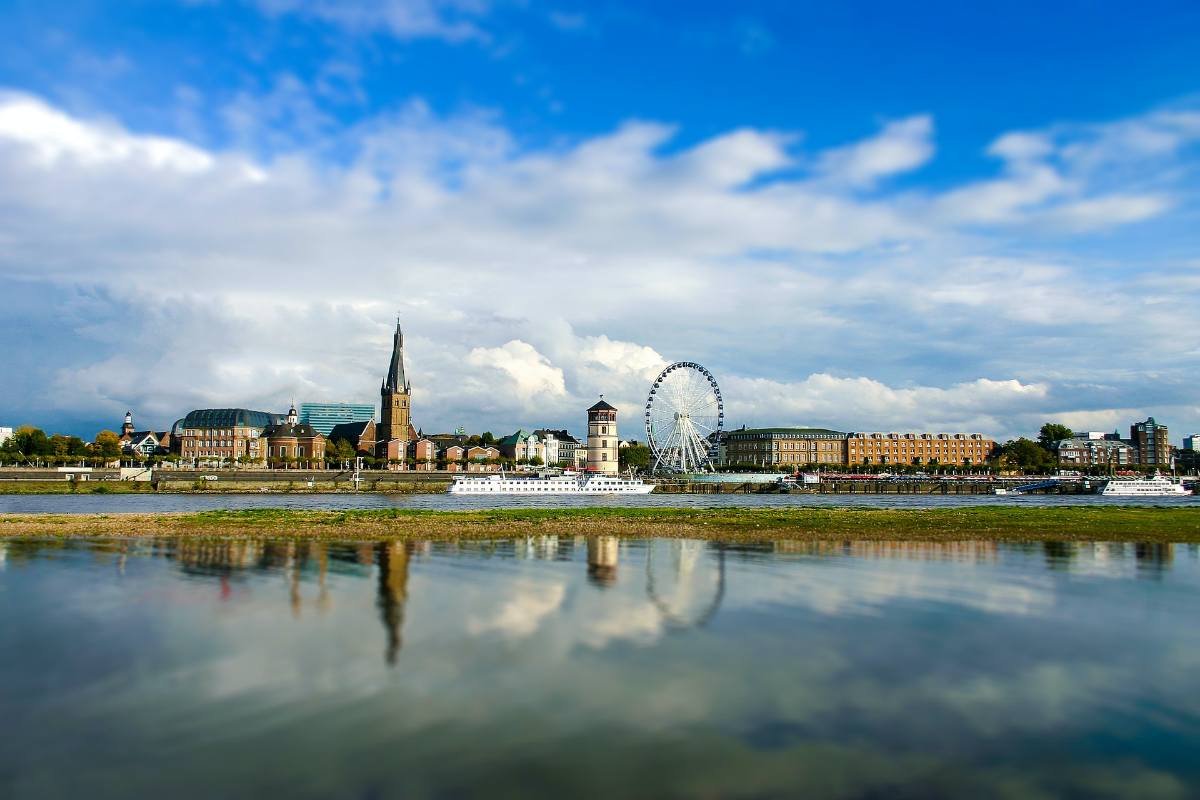 Düsseldorf kent veel leuke wijken met diversen winkels, restaurants en cafe's.