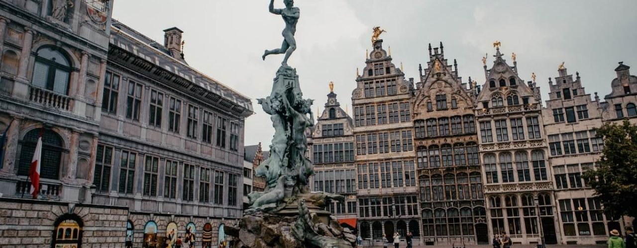 Of je nu houdt van winkelen, lekker eten of bezoeken van musea. Antwerpen heeft het allemaal, bekijk hier de leukste wijken van Antwerpen.