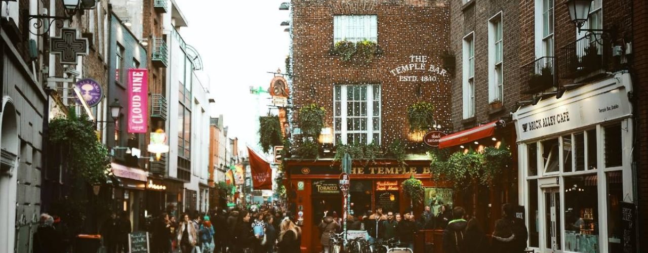 Ontdek de leukste wijken van Dublin met Temple Bar, de 7 leukste wijken in Dublin om te overnachten.